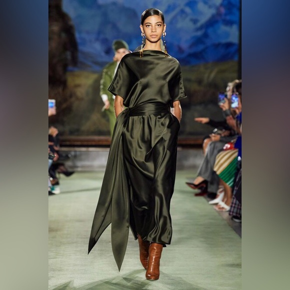Brandon Maxwell Dress Womens 16 100% Silk Olive Green Draped Boatneck Maxi Gown  Dresses